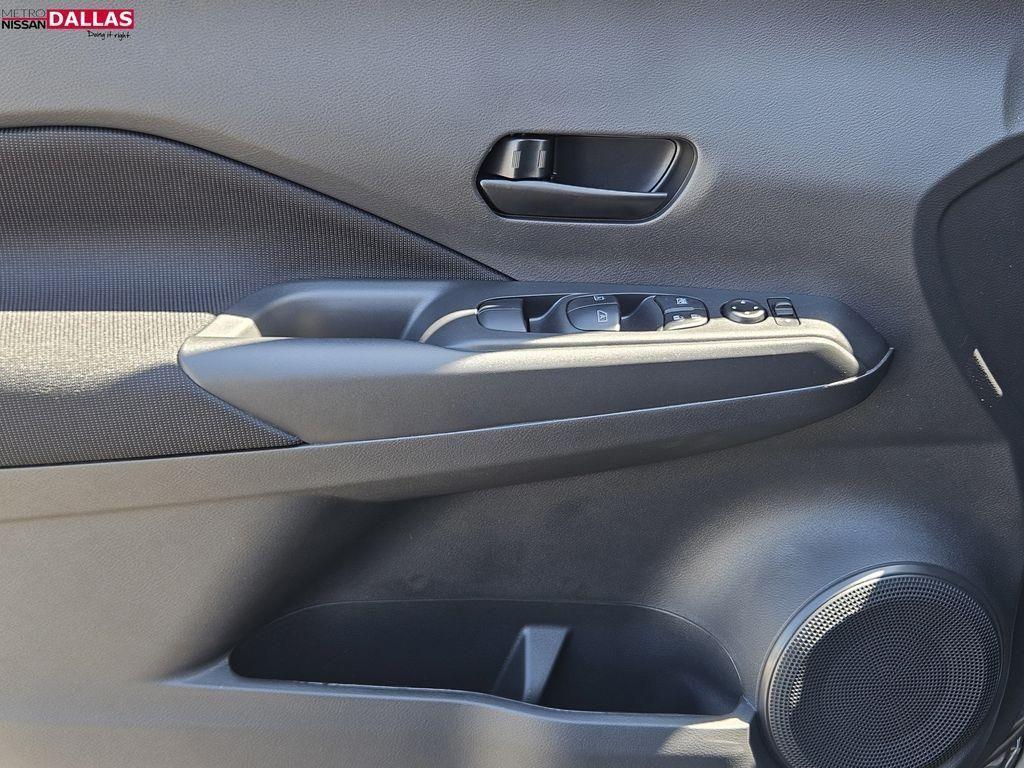 new 2025 Nissan Kicks Play car, priced at $19,998