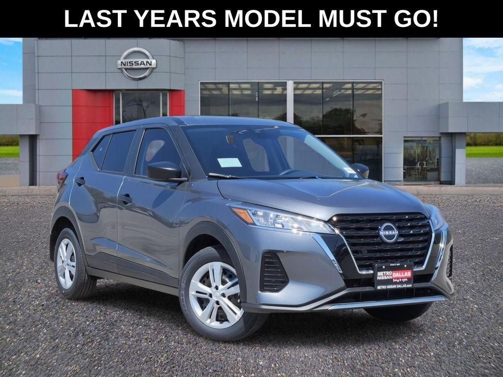 new 2025 Nissan Kicks Play car, priced at $19,998