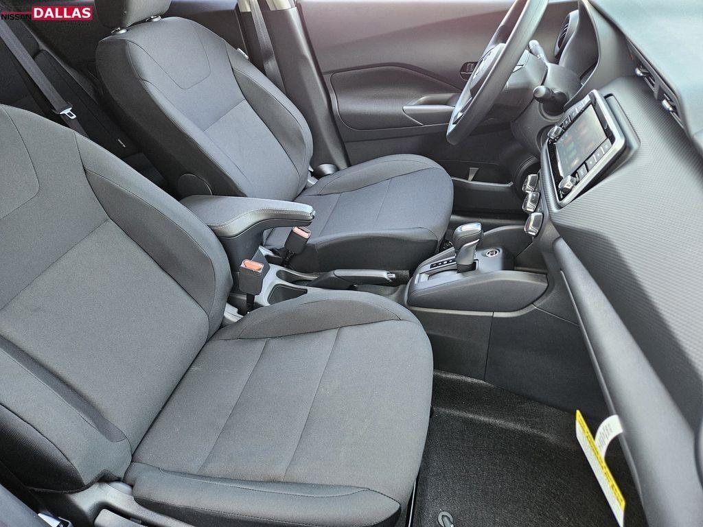 new 2025 Nissan Kicks Play car, priced at $19,998