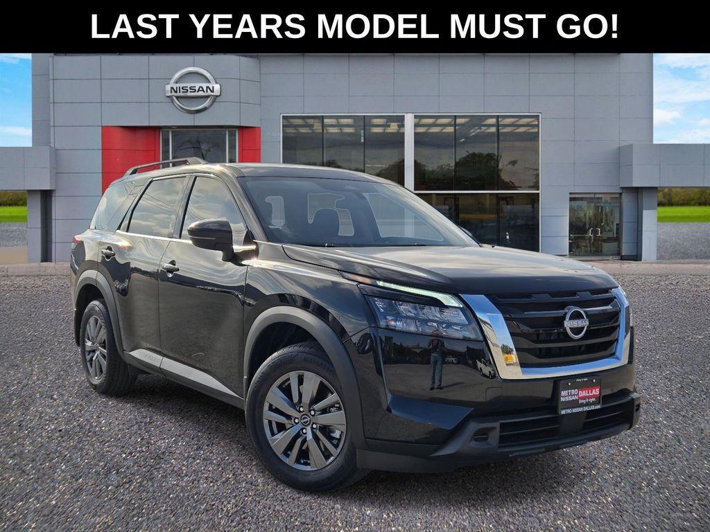 new 2025 Nissan Pathfinder car, priced at $31,865