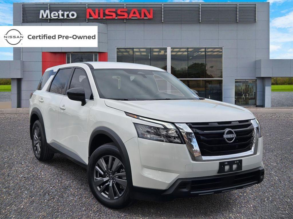used 2025 Nissan Pathfinder car, priced at $28,900
