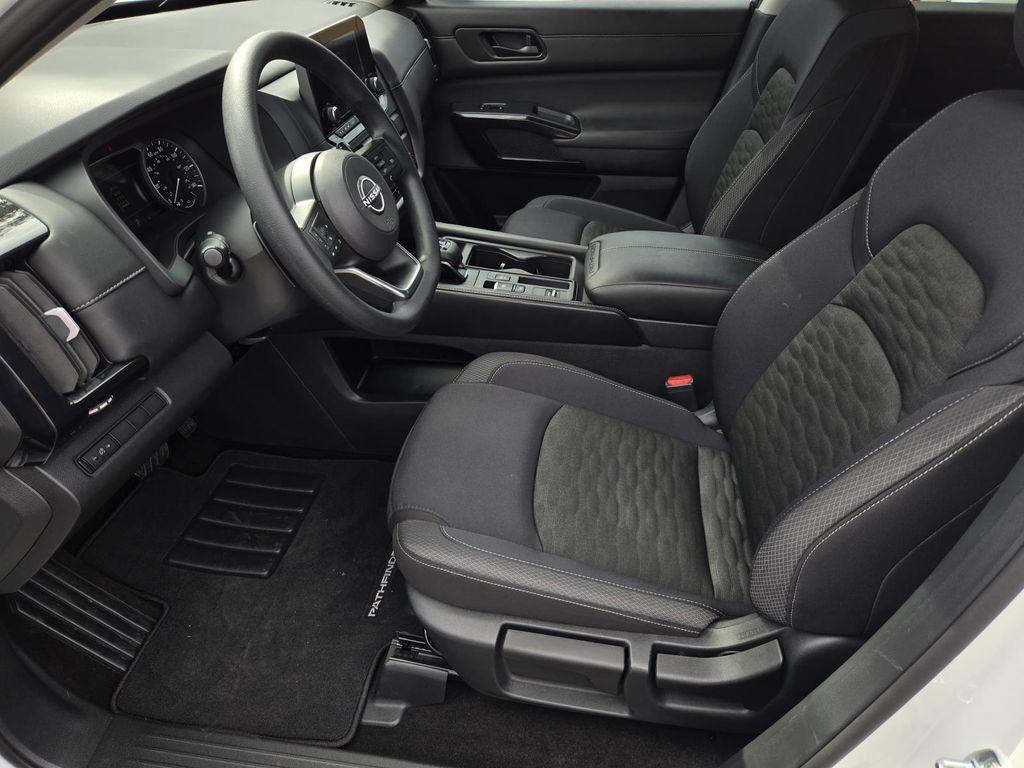 used 2025 Nissan Pathfinder car, priced at $28,900
