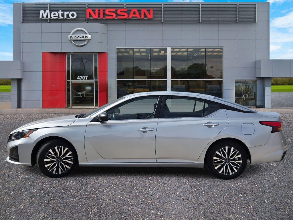 used 2025 Nissan Altima car, priced at $21,976