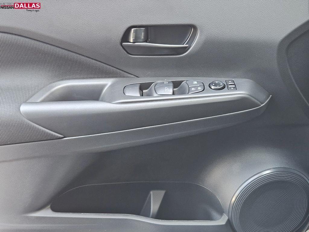 new 2025 Nissan Kicks Play car, priced at $19,599