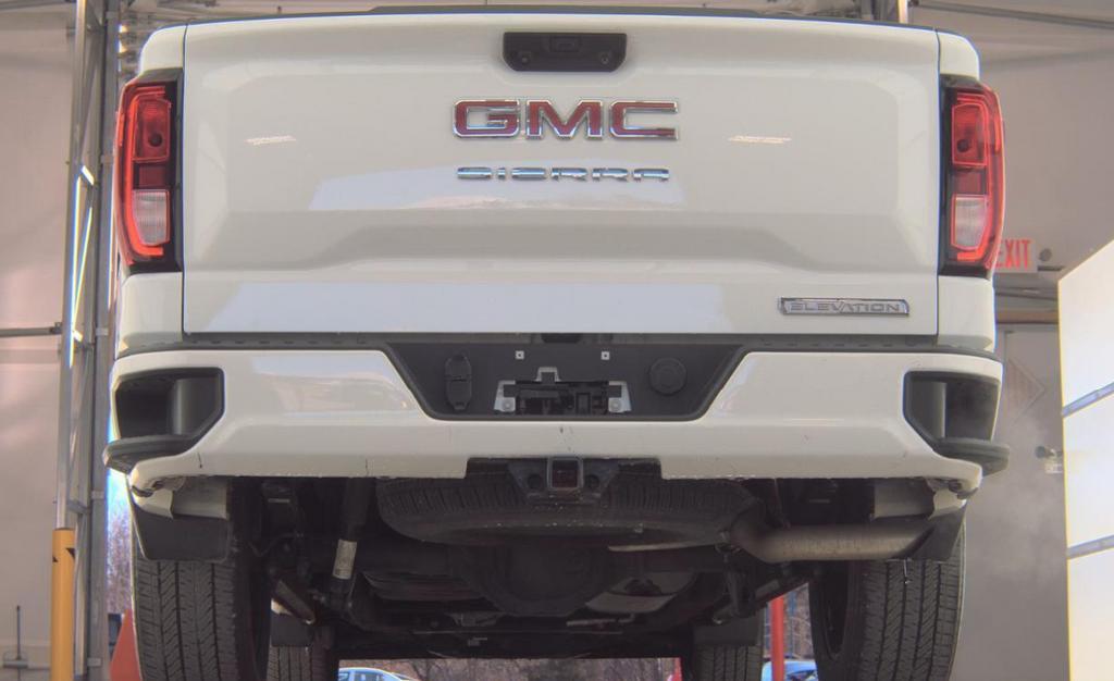 used 2023 GMC Sierra 1500 car, priced at $36,987