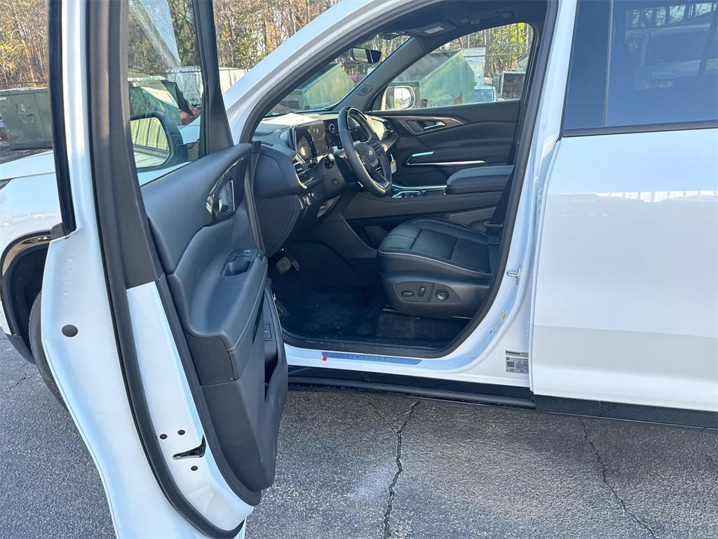 new 2026 Chevrolet Traverse car, priced at $58,090