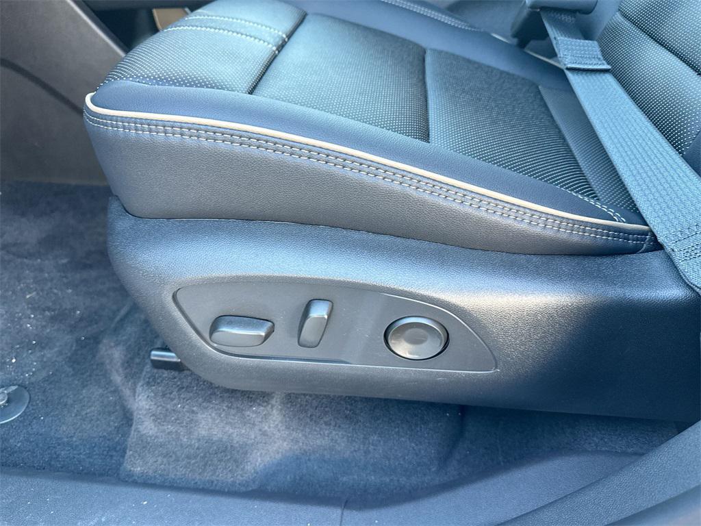 new 2026 Chevrolet Traverse car, priced at $58,090