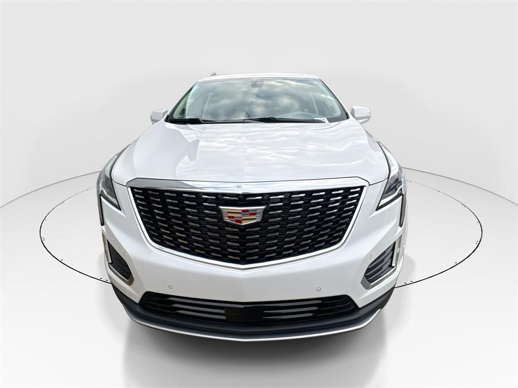 used 2025 Cadillac XT5 car, priced at $36,752