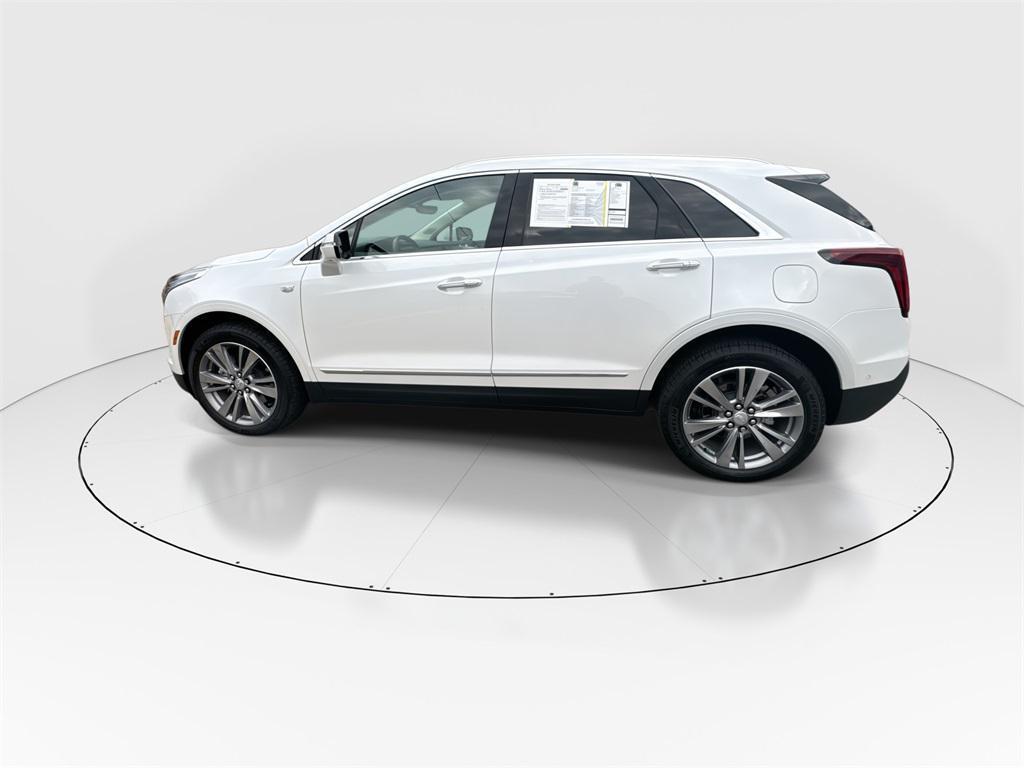 used 2025 Cadillac XT5 car, priced at $36,752