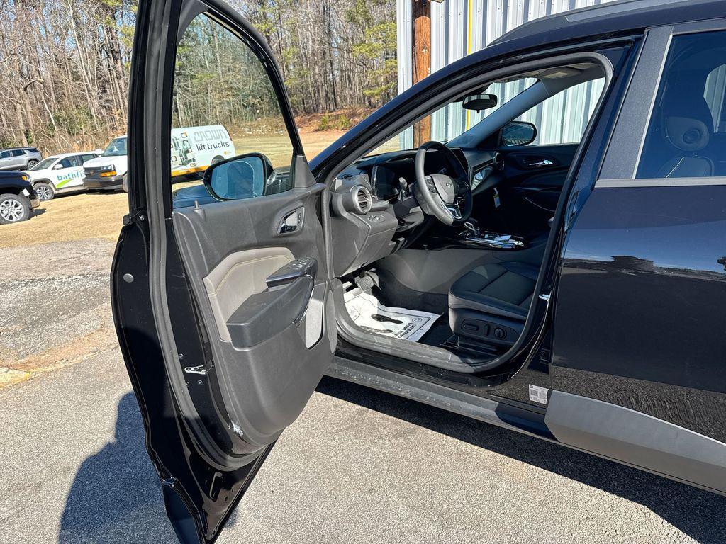 new 2026 Chevrolet Trax car, priced at $27,289