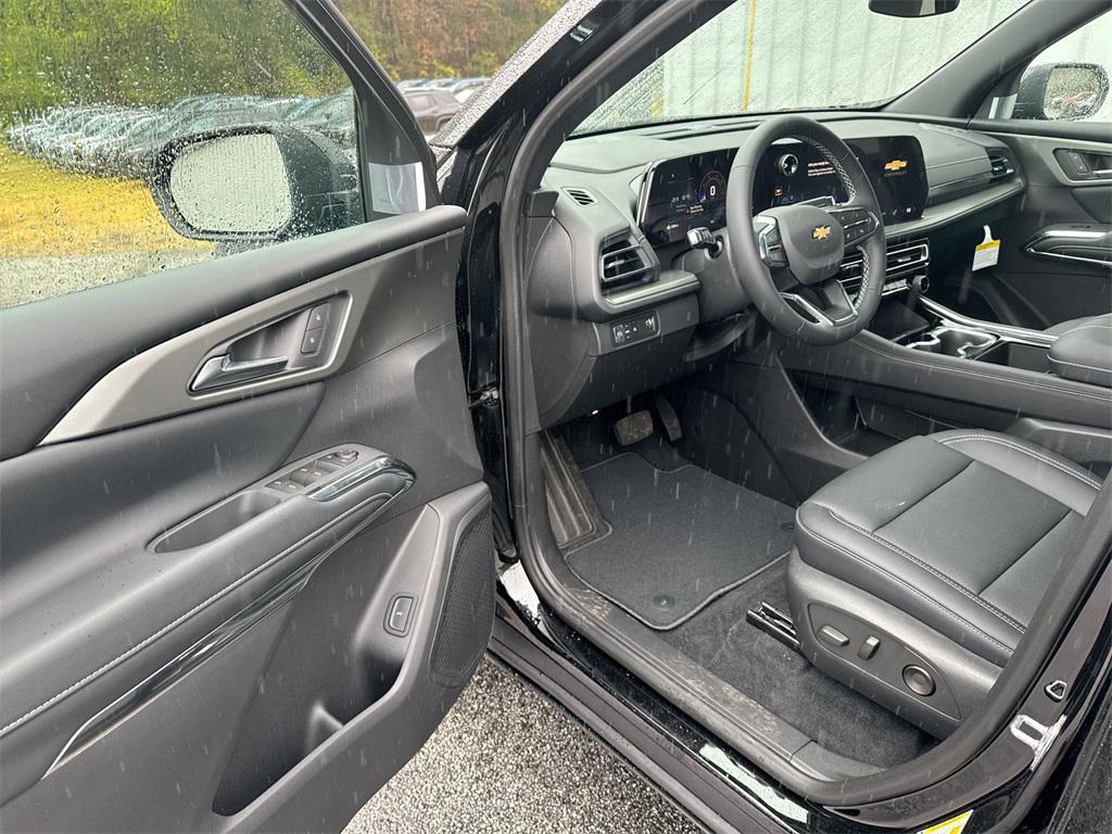 new 2026 Chevrolet Traverse car, priced at $41,945