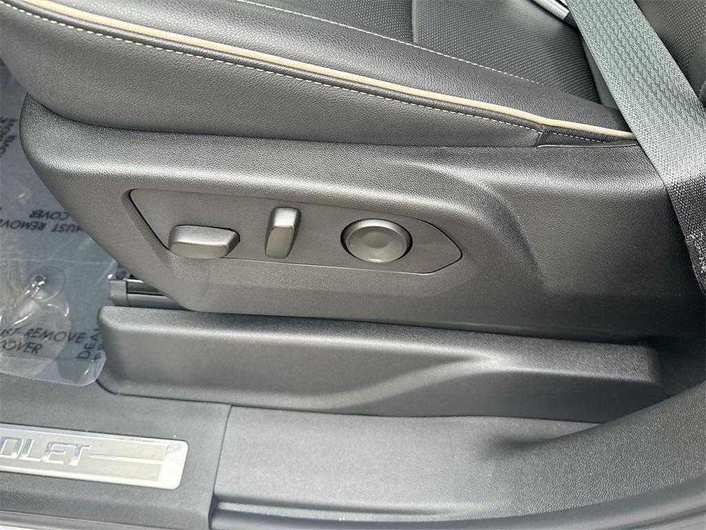 new 2025 Chevrolet Suburban car, priced at $74,028