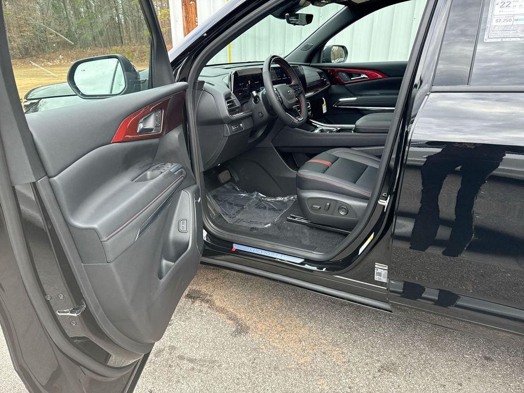 new 2026 Chevrolet Traverse car, priced at $55,455