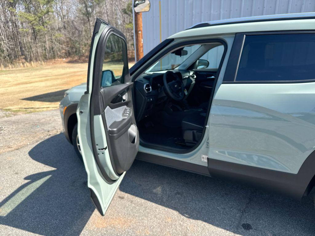 new 2026 Chevrolet TrailBlazer car, priced at $25,503