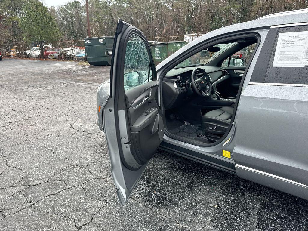 used 2024 Cadillac XT6 car, priced at $32,681