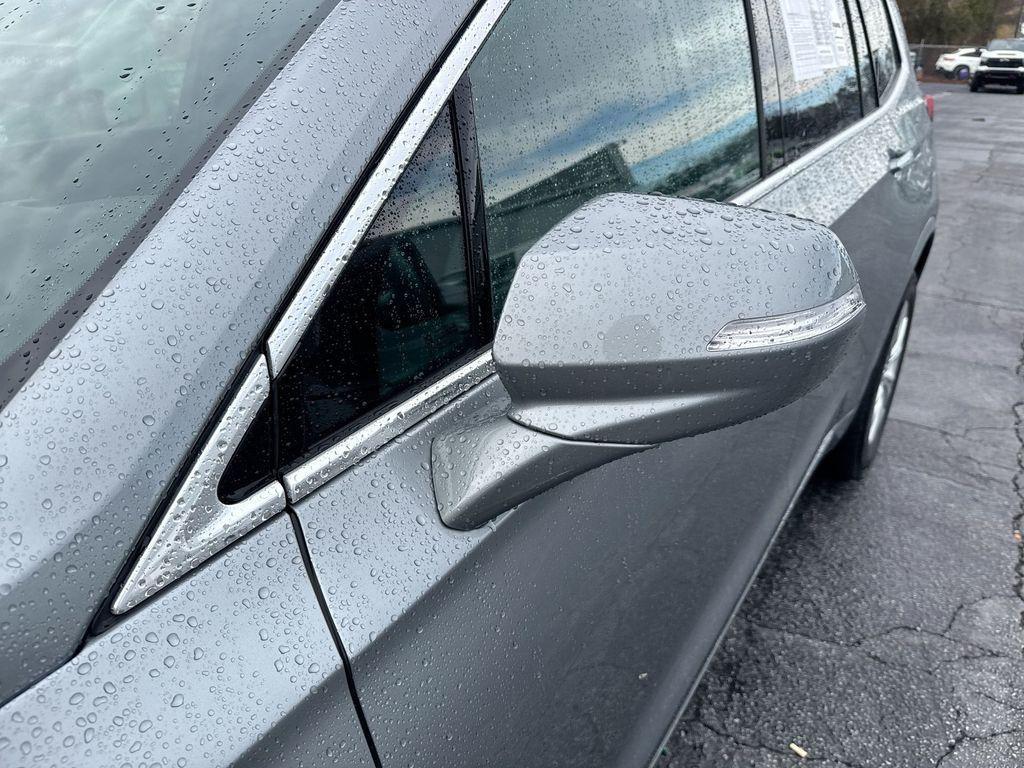 used 2024 Cadillac XT6 car, priced at $32,681