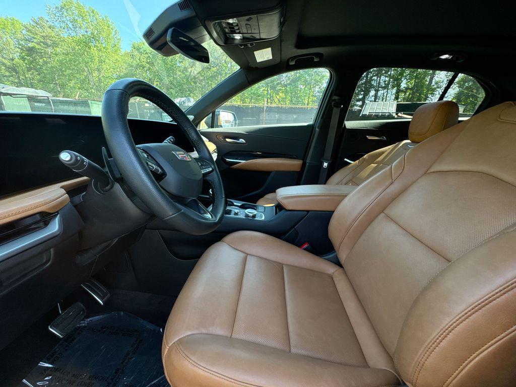 used 2025 Cadillac XT4 car, priced at $33,662