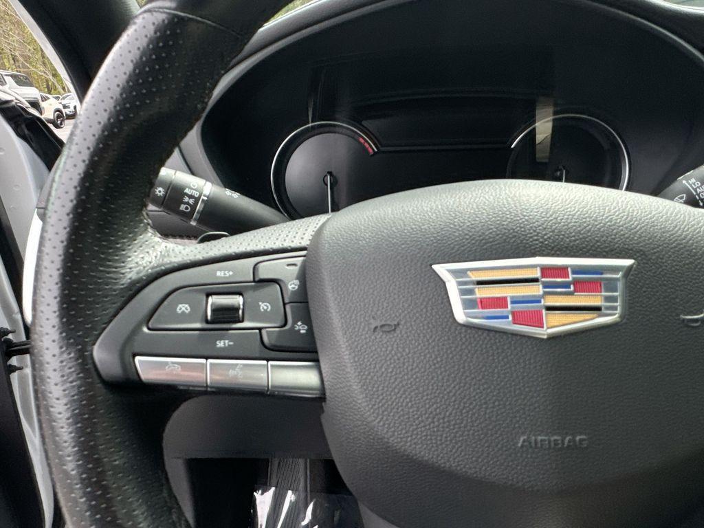 used 2022 Cadillac XT4 car, priced at $26,963