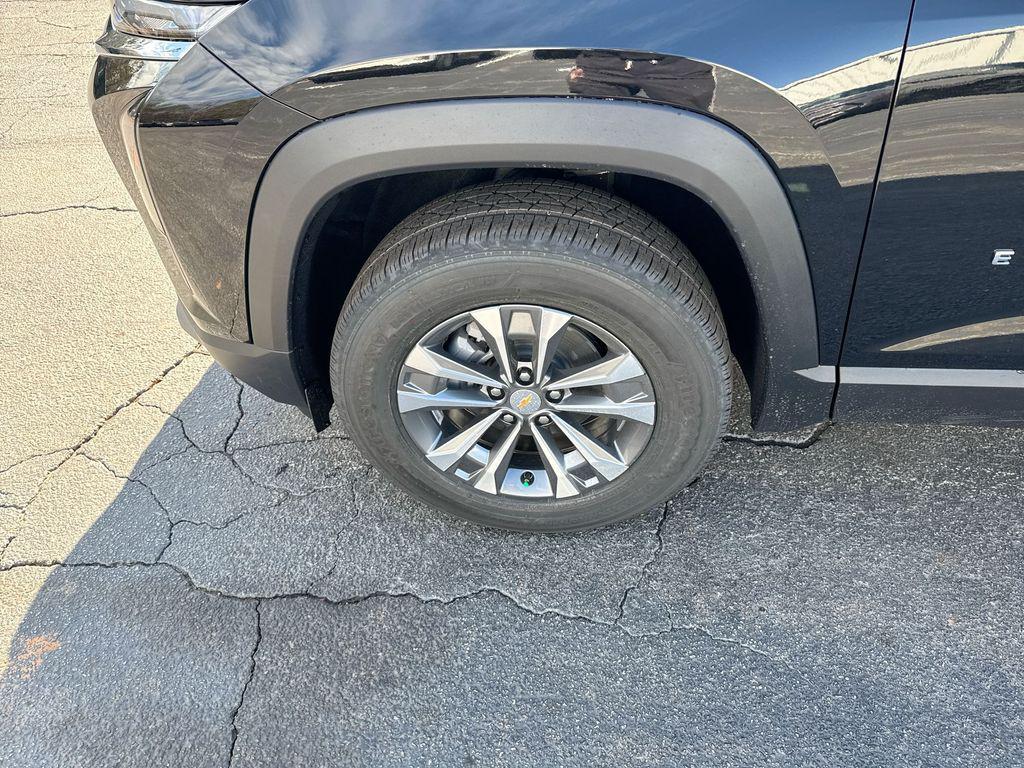 new 2026 Chevrolet Equinox car, priced at $32,203