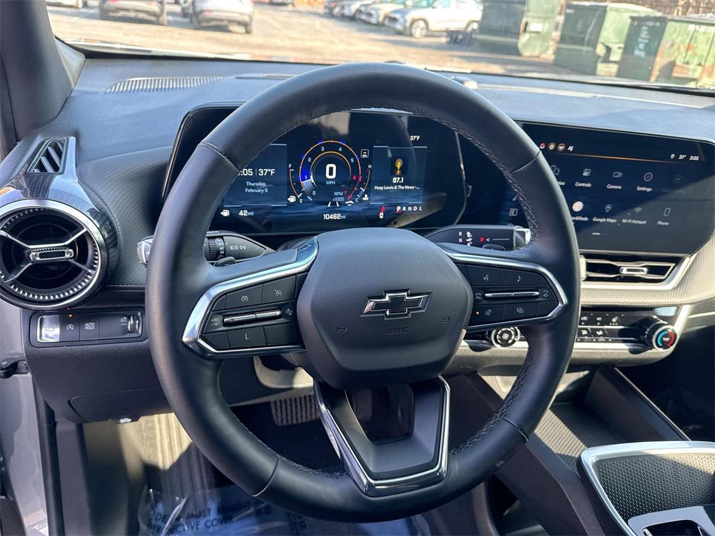 used 2025 Chevrolet Equinox car, priced at $23,621