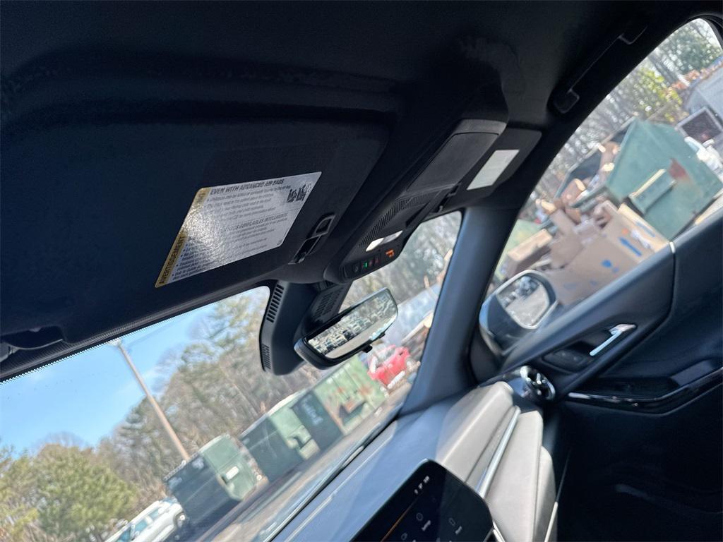 used 2025 Chevrolet Equinox car, priced at $23,621