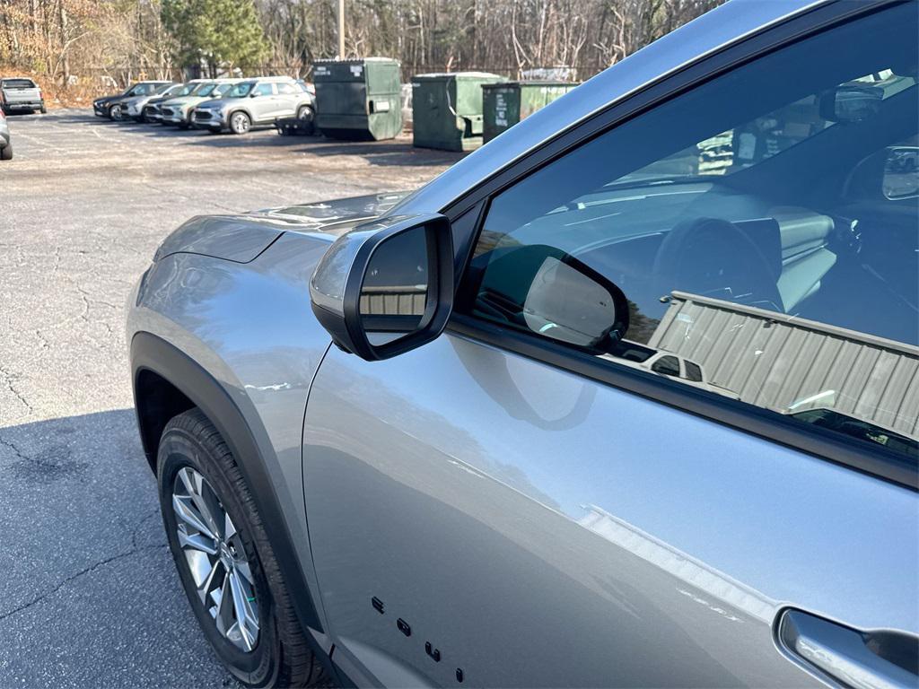 used 2025 Chevrolet Equinox car, priced at $23,621