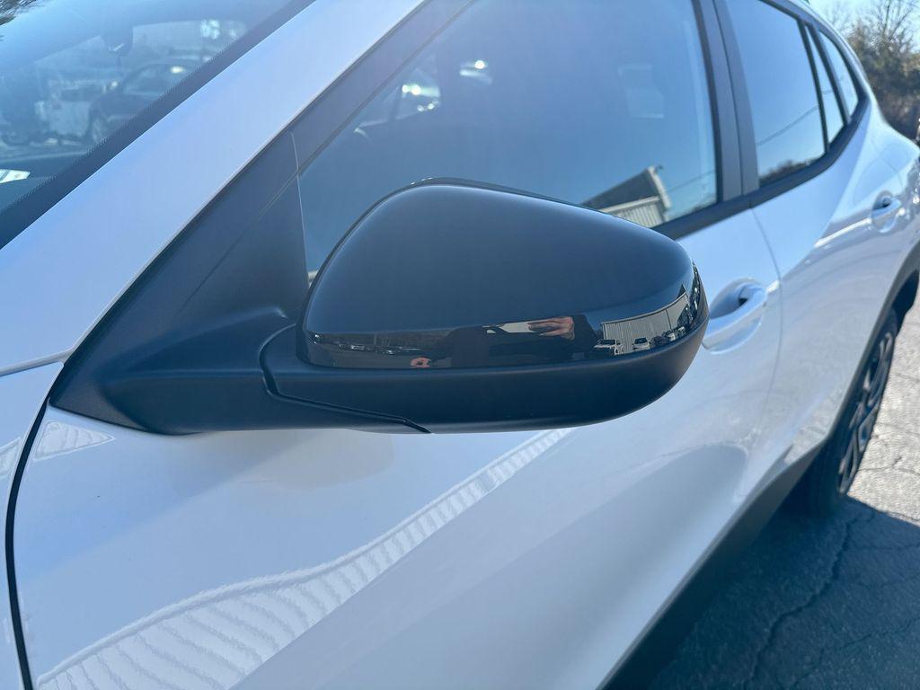 new 2026 Chevrolet Trax car, priced at $27,289