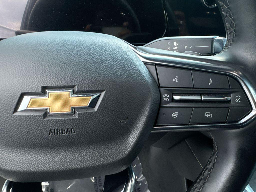 used 2025 Chevrolet Suburban car, priced at $57,972