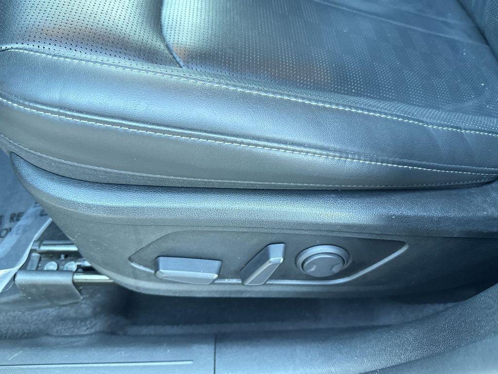 used 2024 Kia Sorento car, priced at $23,993