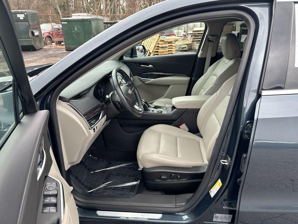 used 2020 Cadillac XT4 car, priced at $20,943