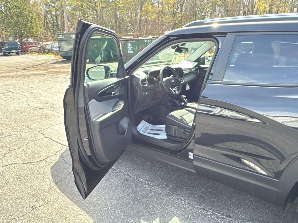new 2026 Chevrolet TrailBlazer car, priced at $28,181