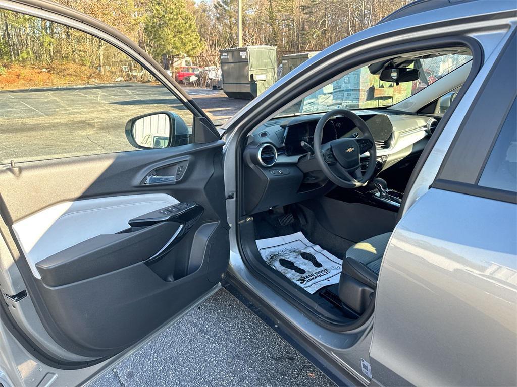 new 2026 Chevrolet Trax car, priced at $25,124