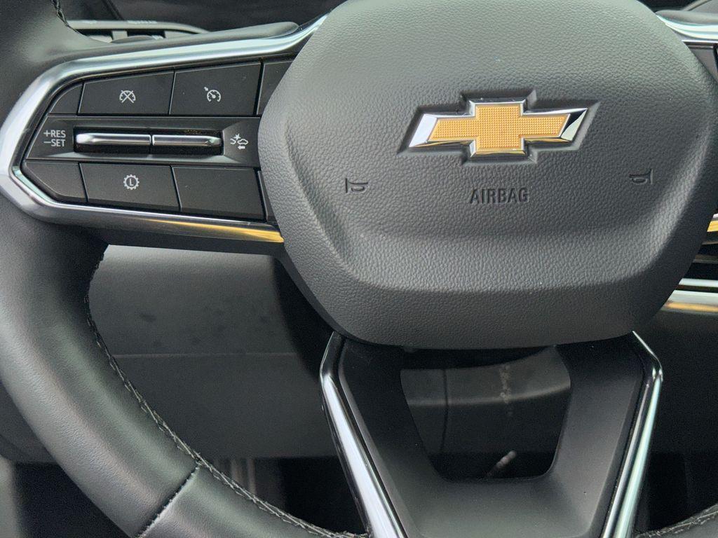 used 2026 Chevrolet Equinox car, priced at $28,413
