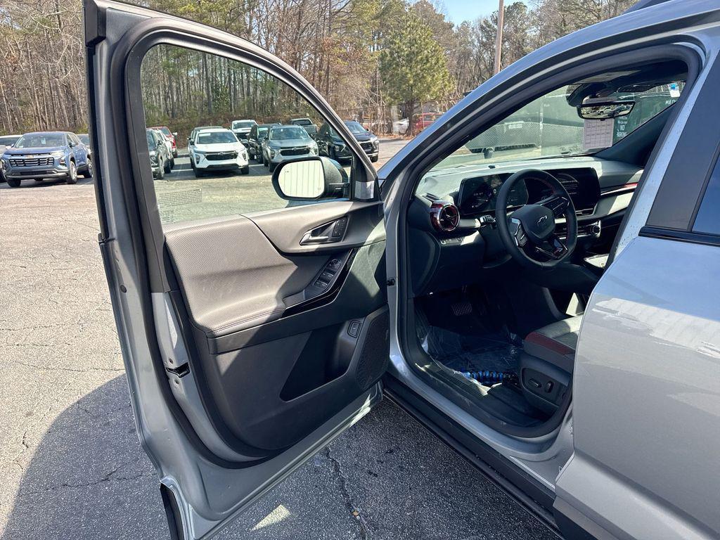 new 2026 Chevrolet Equinox car, priced at $36,734