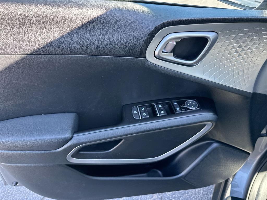 used 2023 Kia Soul car, priced at $14,252