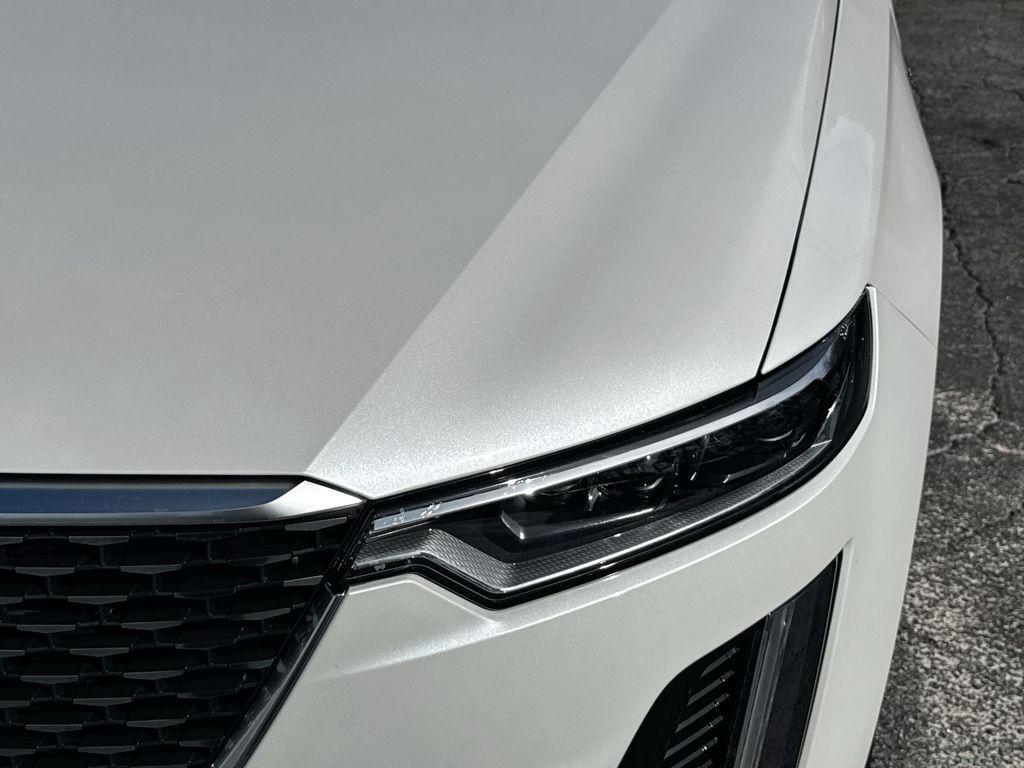 used 2025 Cadillac XT6 car, priced at $41,981