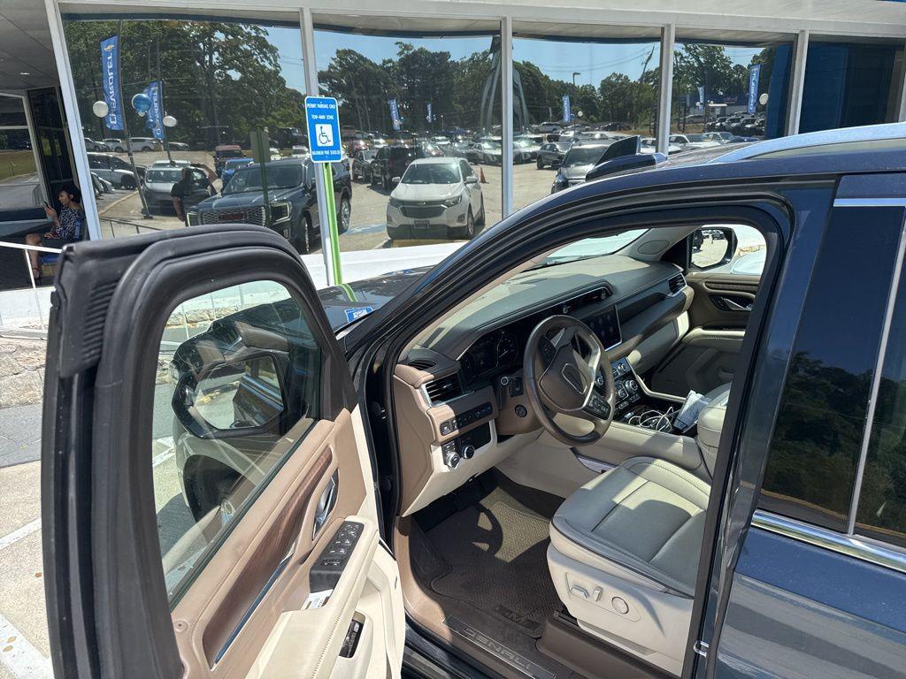 used 2021 GMC Yukon car, priced at $47,940