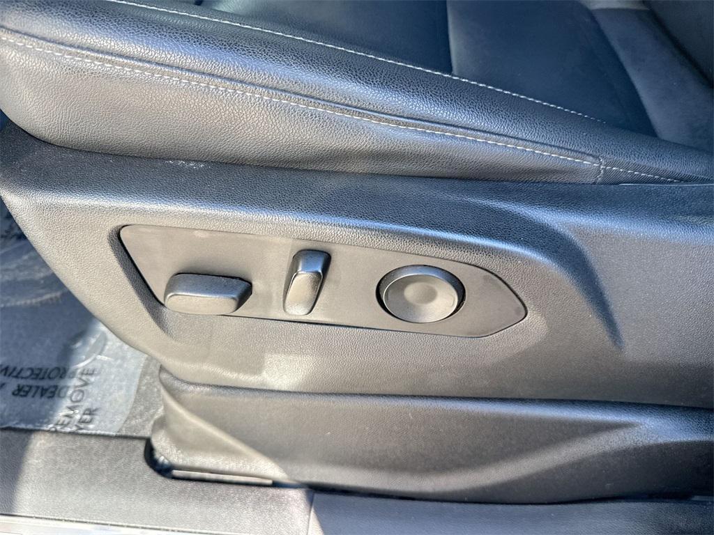 used 2022 Chevrolet Tahoe car, priced at $43,922