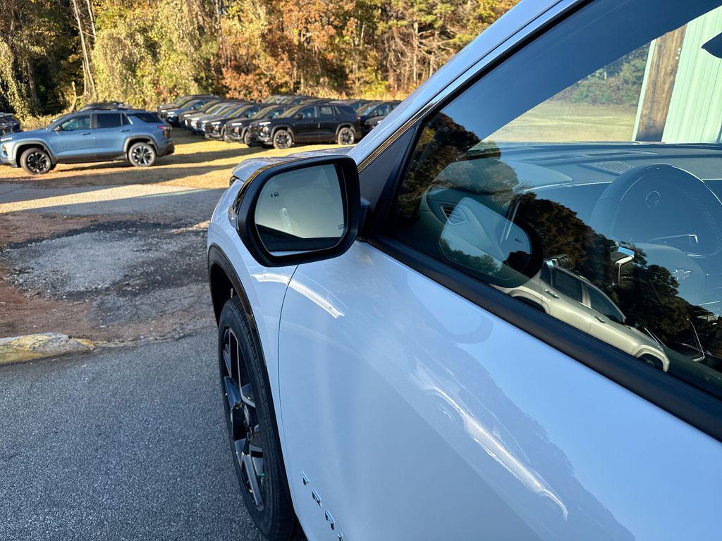 new 2026 Chevrolet Traverse car, priced at $56,990