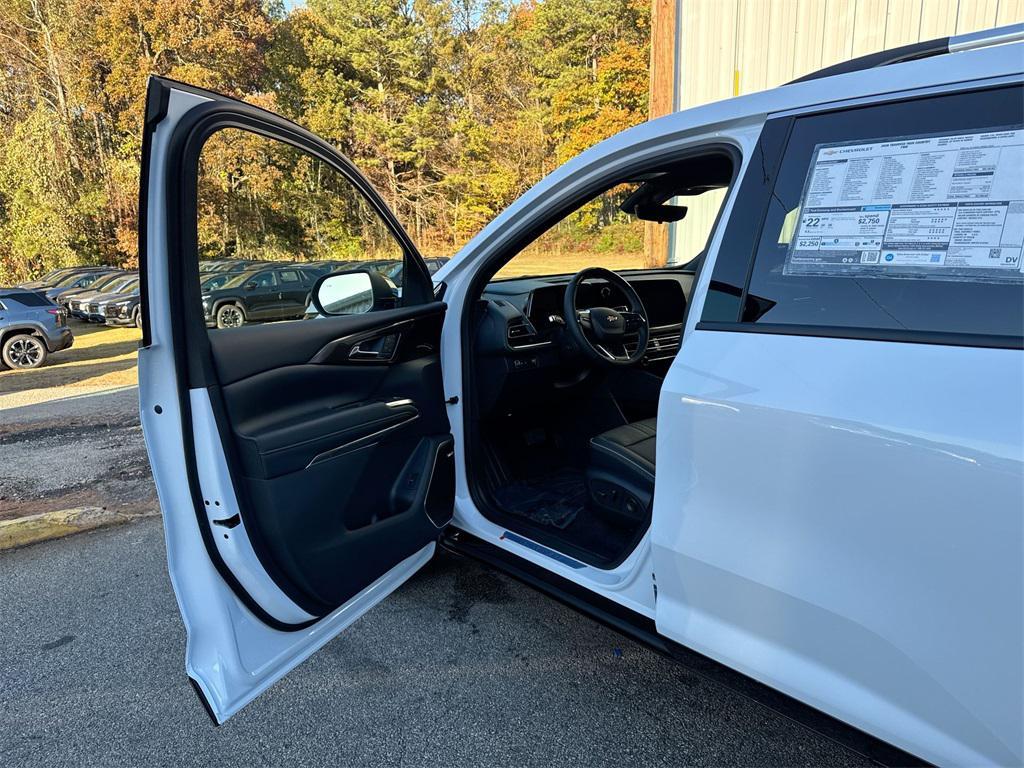 new 2026 Chevrolet Traverse car, priced at $54,990