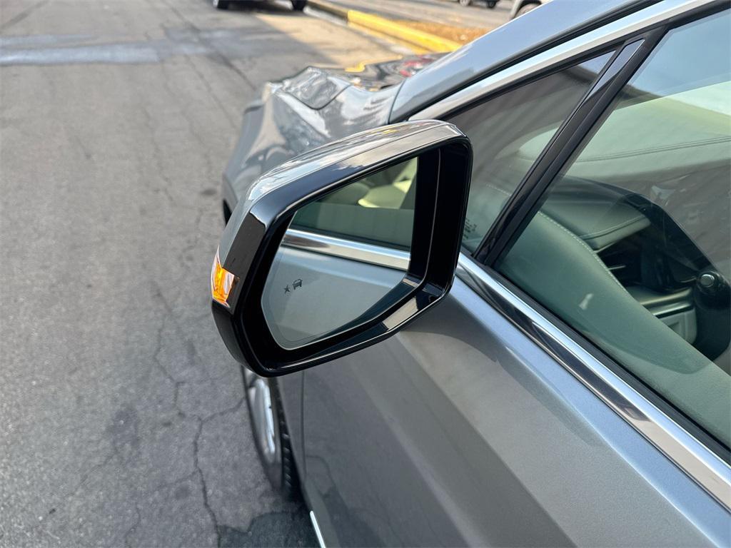 used 2024 Cadillac XT5 car, priced at $33,525