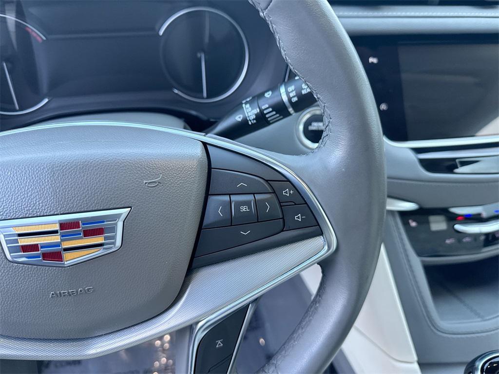 used 2024 Cadillac XT5 car, priced at $33,525