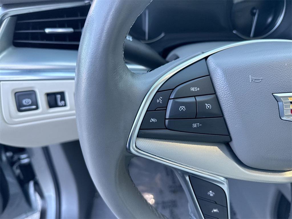 used 2024 Cadillac XT5 car, priced at $33,525