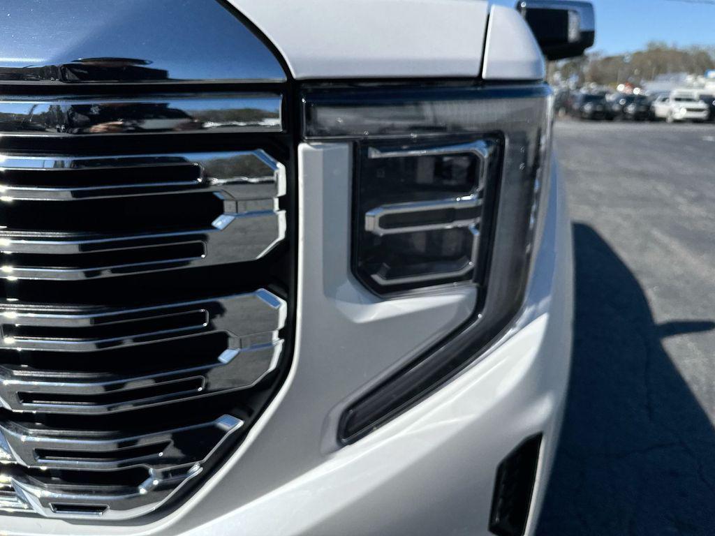 used 2023 GMC Sierra 1500 car, priced at $45,946
