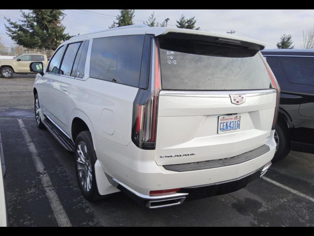 used 2022 Cadillac Escalade ESV car, priced at $49,391