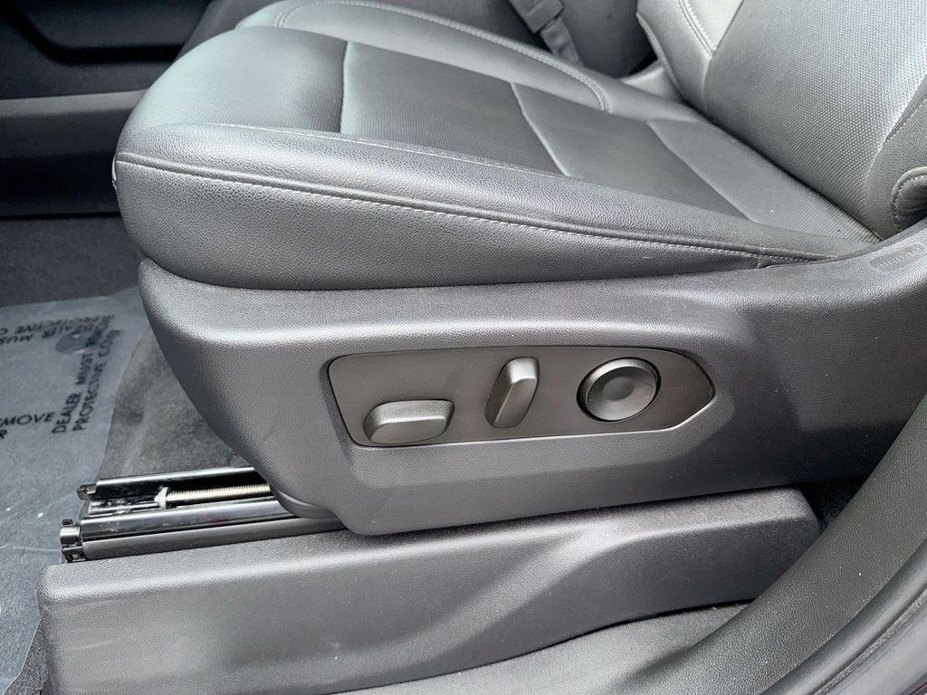 used 2022 Chevrolet Silverado 1500 car, priced at $40,654