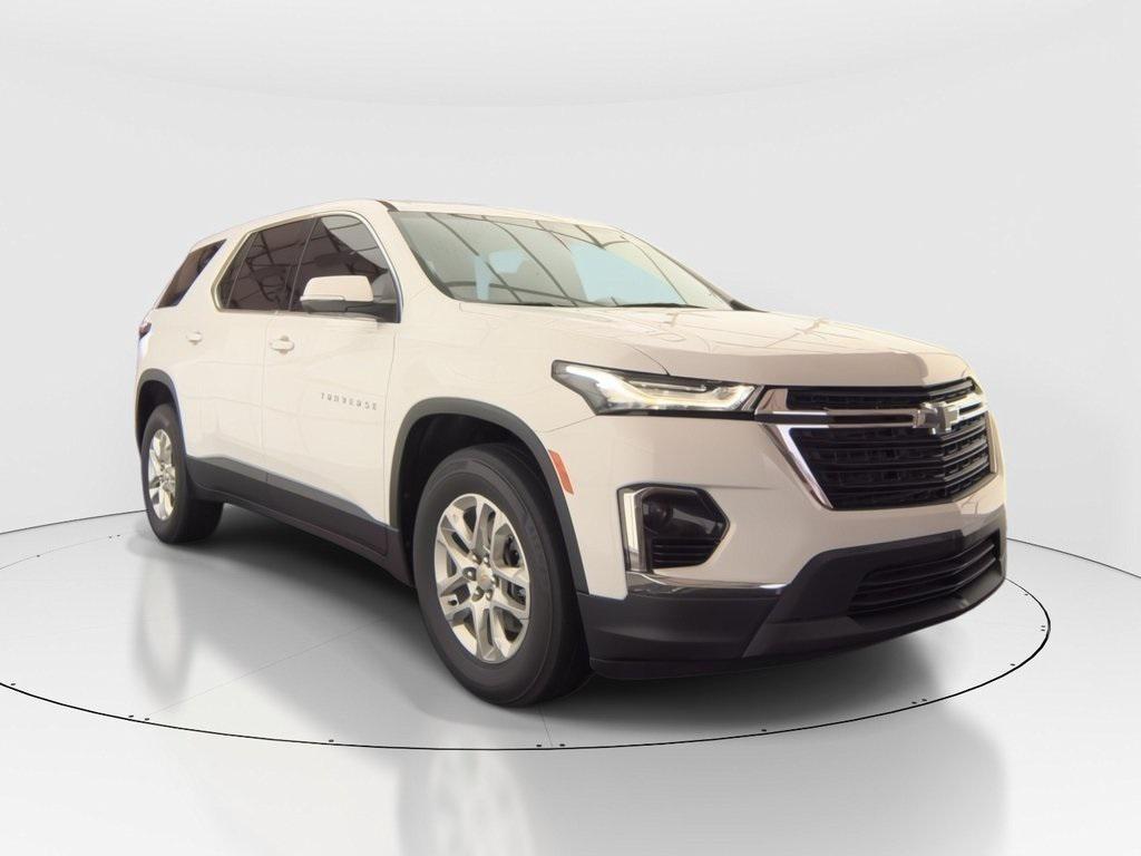 used 2023 Chevrolet Traverse car, priced at $27,490
