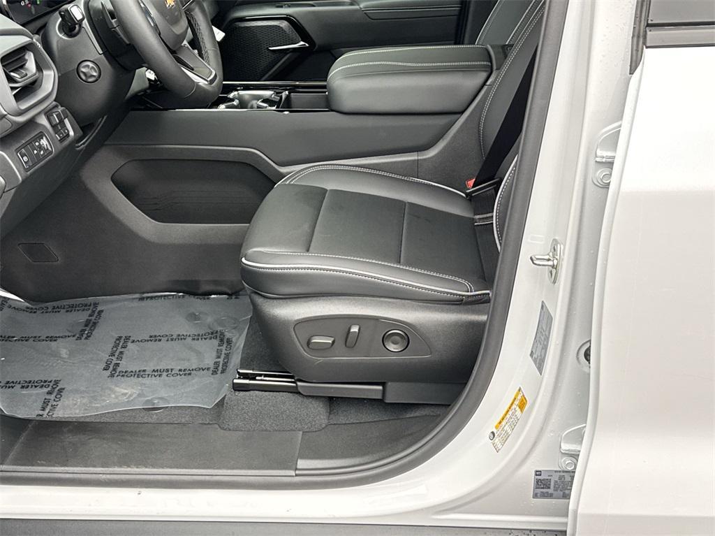 new 2025 Chevrolet Silverado EV car, priced at $68,735