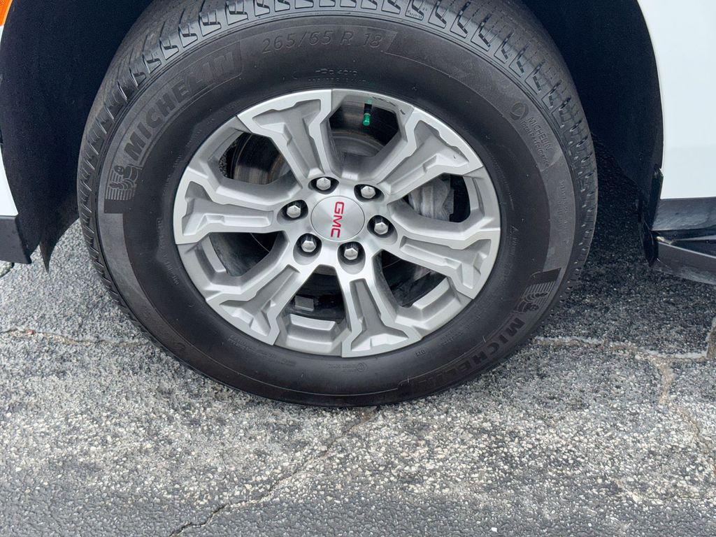 used 2024 GMC Yukon XL car, priced at $49,962