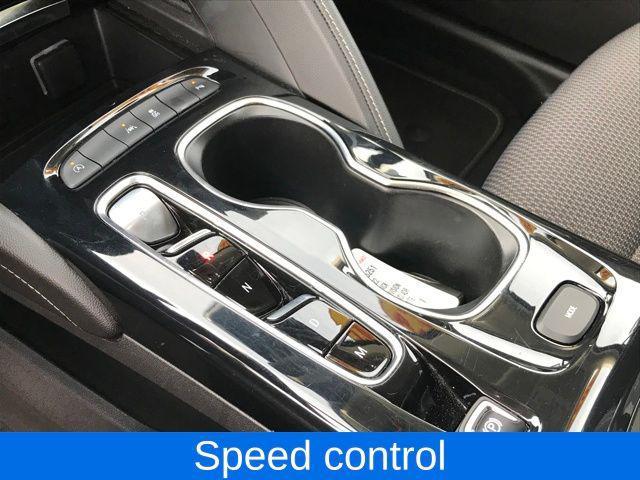 used 2022 Buick Envision car, priced at $20,000